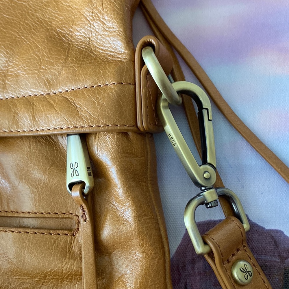๐ค๐NWT HOBO Leather Shoulder/Crossbody bag. - Picture 5 of 15